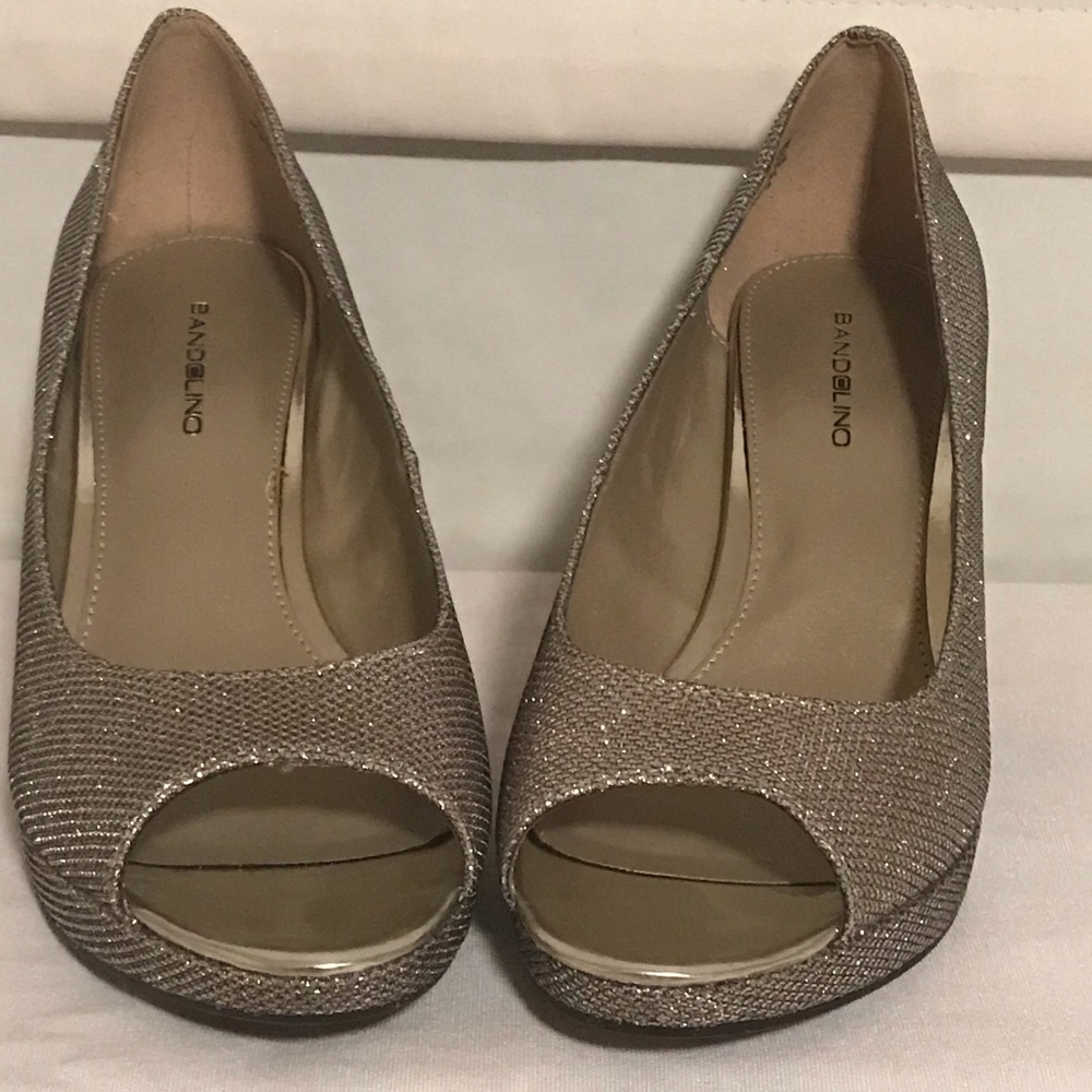 •Gold Sparkle Pumps